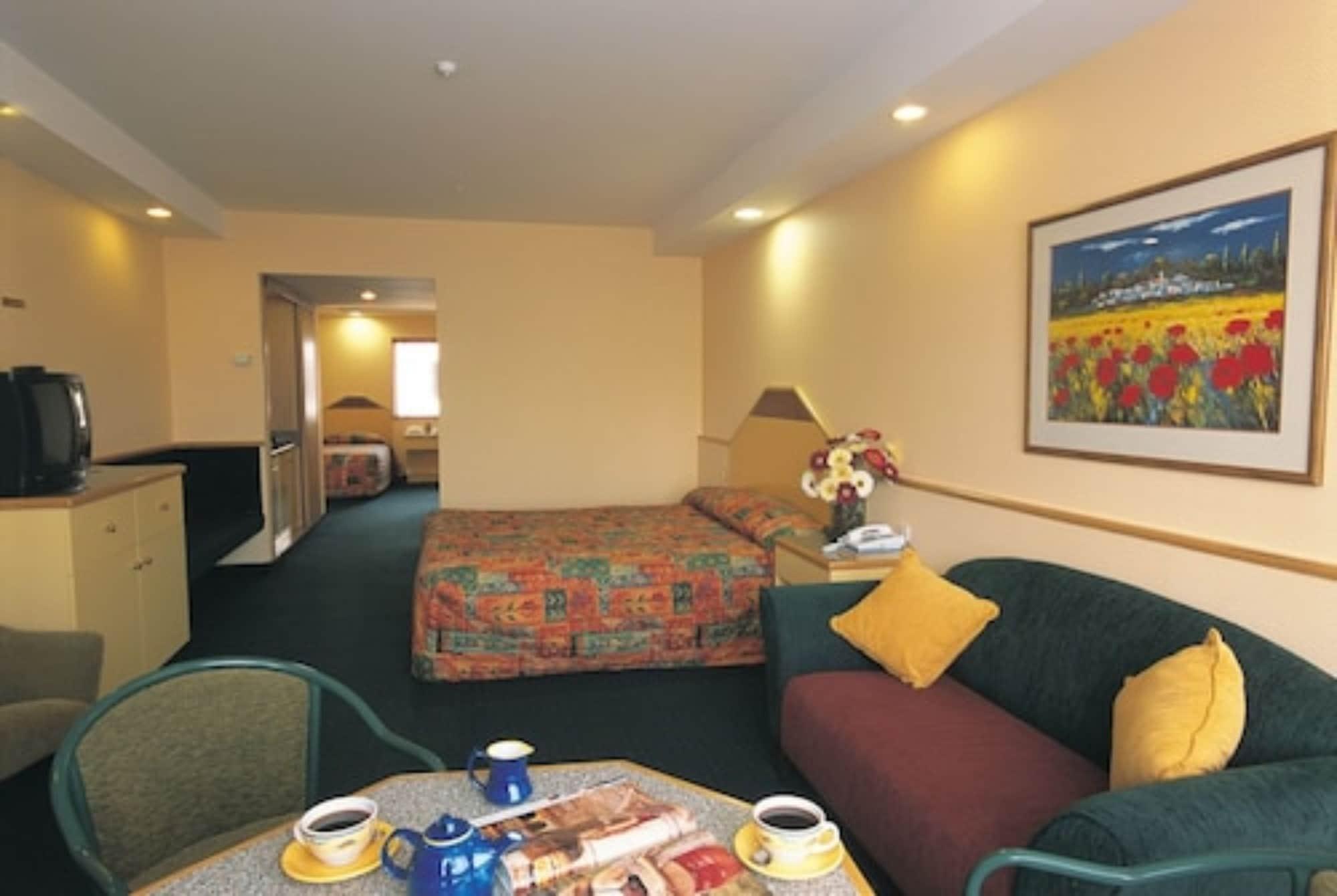 ดิสติงก์ชัน ลักซ์มอร์ โฮเทล Hotel เทอาเนา ภายนอก รูปภาพ