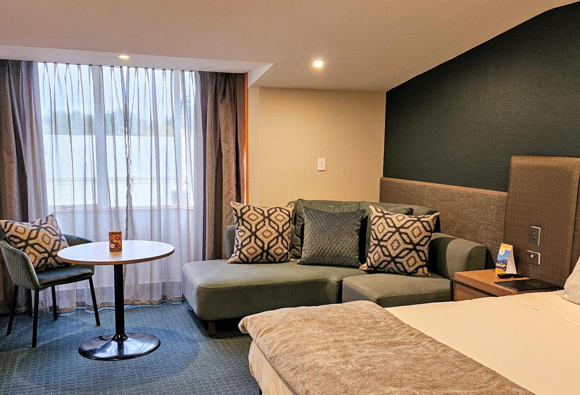 ดิสติงก์ชัน ลักซ์มอร์ โฮเทล Hotel เทอาเนา ภายนอก รูปภาพ