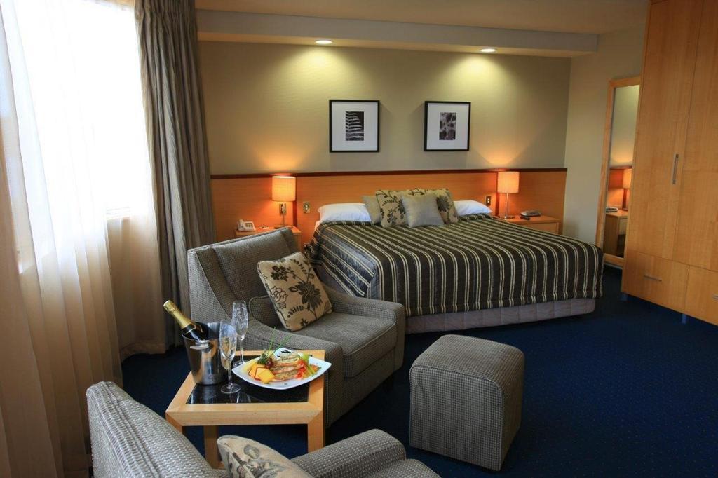 ดิสติงก์ชัน ลักซ์มอร์ โฮเทล Hotel เทอาเนา ภายนอก รูปภาพ